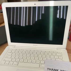 Mac book pro 13.4 1547 processor great condition